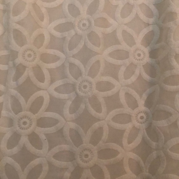 White Dress with embroidery - Picture 2 of 4